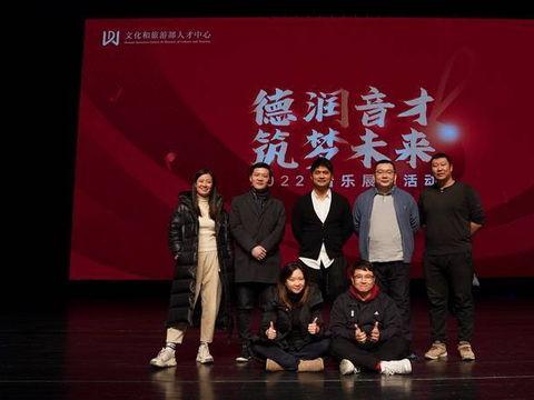 爆料新闻劲爆音乐视频,揭秘幕后制作背后的故事 第1张 爆料新闻劲爆音乐视频,揭秘幕后制作背后的故事 第1张